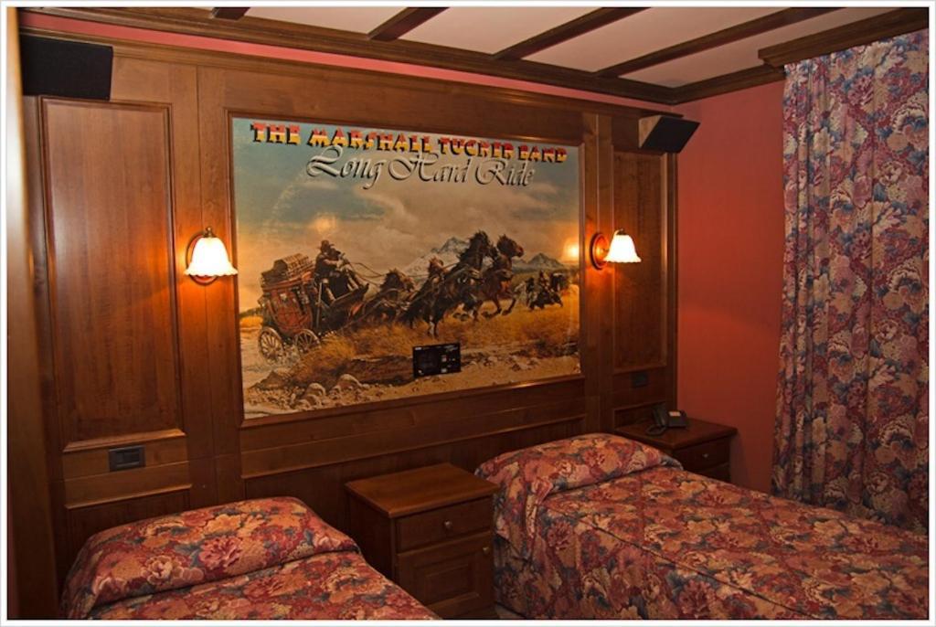 Hotel California Champoluc Cameră foto